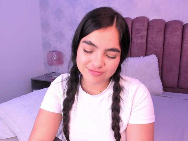 Kimmie-Bloomie live cam on BongaCams