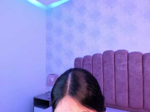 Kimmie-Bloomie live cam on BongaCams