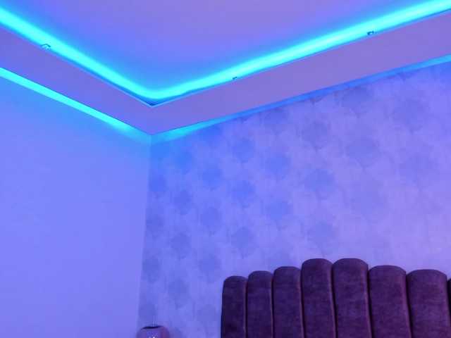 Kimmie-Bloomie live cam on BongaCams