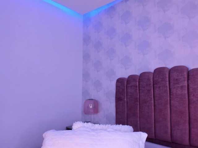 Kimmie-Bloomie live cam on BongaCams