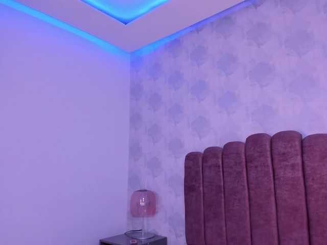 Kimmie-Bloomie live cam on BongaCams