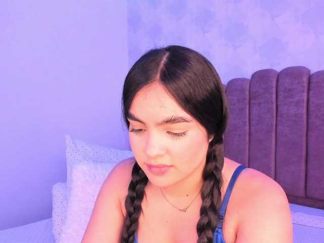 Kimmie-Bloomie live cam on BongaCams