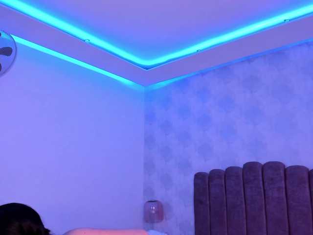 Kimmie-Bloomie live cam on BongaCams