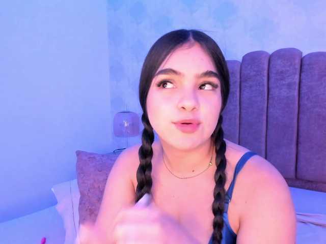 Kimmie-Bloomie live cam on BongaCams