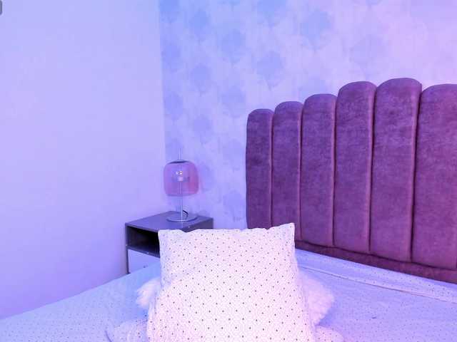 Kimmie-Bloomie live cam on BongaCams