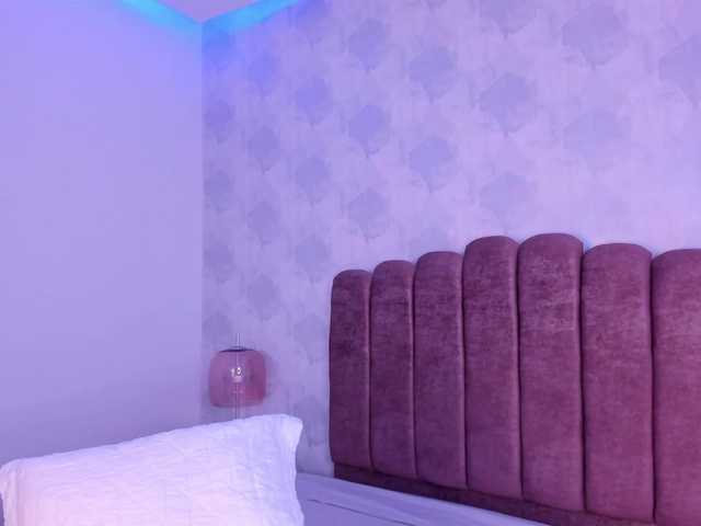 Kimmie-Bloomie live cam on BongaCams