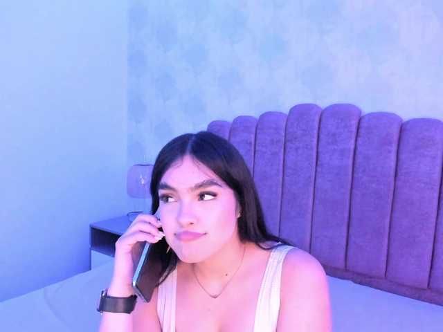 Kimmie-Bloomie live cam on BongaCams