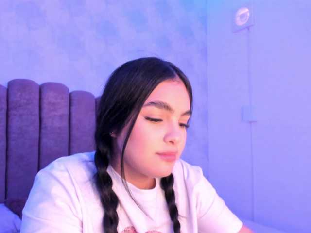 Kimmie-Bloomie live cam on BongaCams