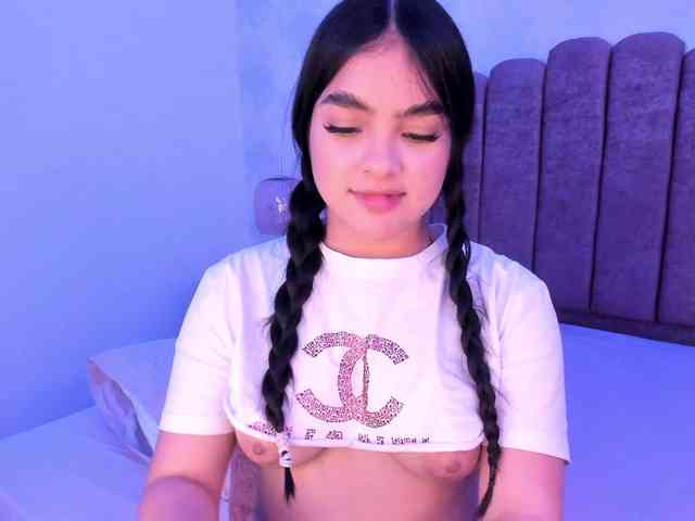 Kimmie-Bloomie webcam