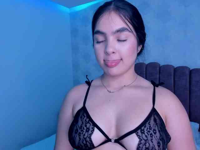 Kimmie-Bloomie webcam