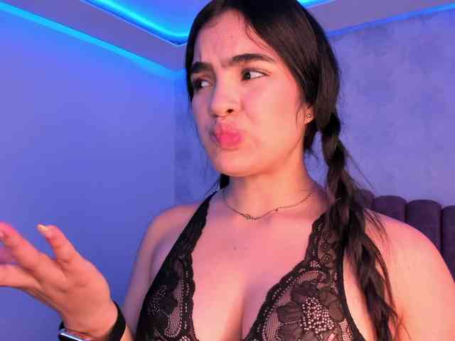 Kimmie-Bloomie webcam