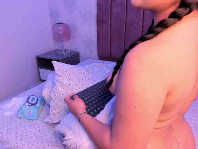 Kimmie-Bloomie webcam