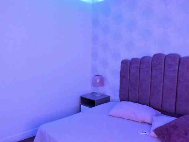Kimmie-Bloomie webcam