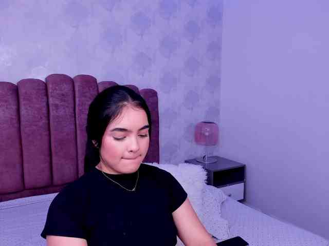 Kimmie-Bloomie webcam