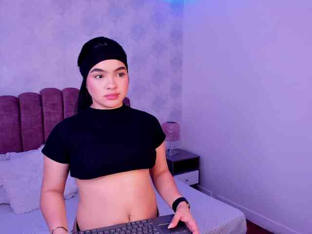 Kimmie-Bloomie webcam