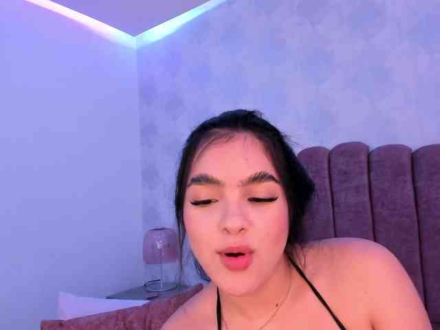 Kimmie-Bloomie webcam