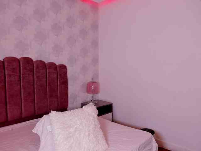 Kimmie-Bloomie webcam