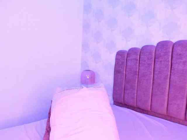 Kimmie-Bloomie webcam
