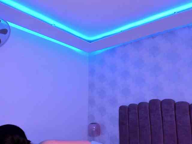 Kimmie-Bloomie webcam