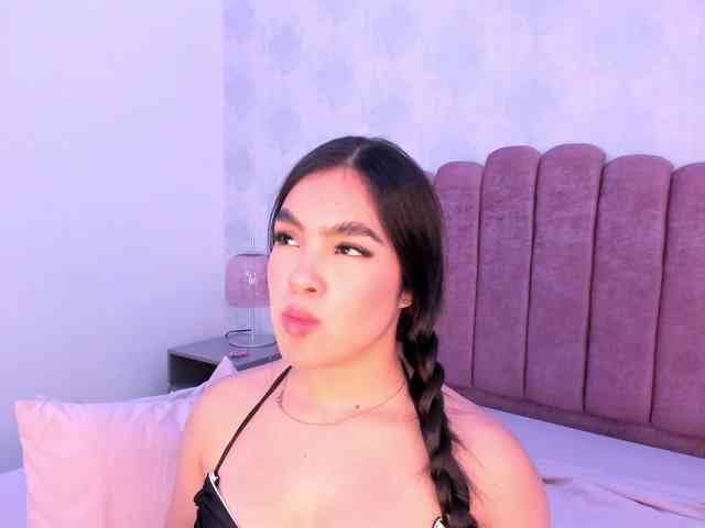 Kimmie-Bloomie webcam