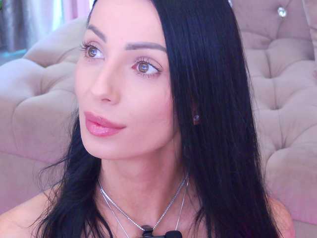 KyaraVale live cam preview