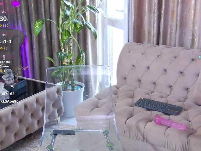 KyaraVale live cam on BongaCams