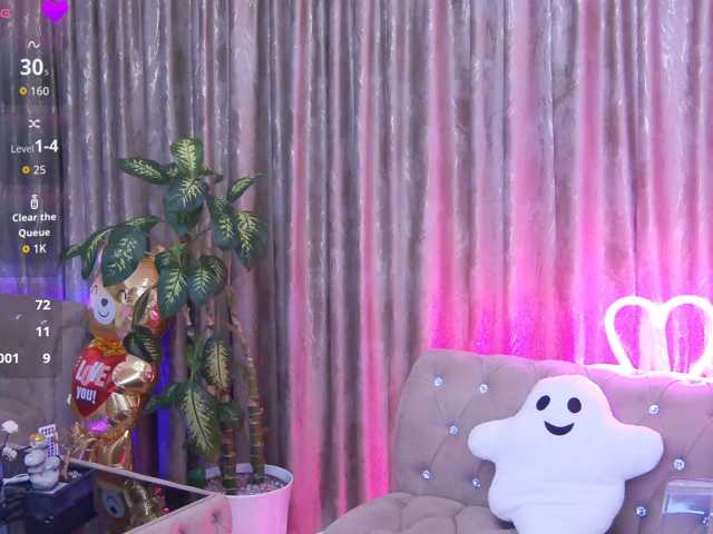 KyaraVale live cam