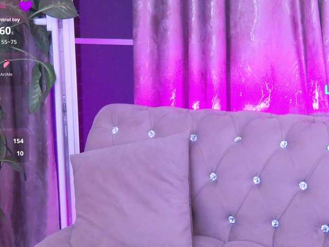 KyaraVale live cam preview