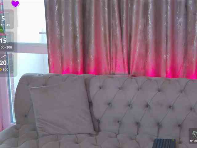 Modella: KyaraVale