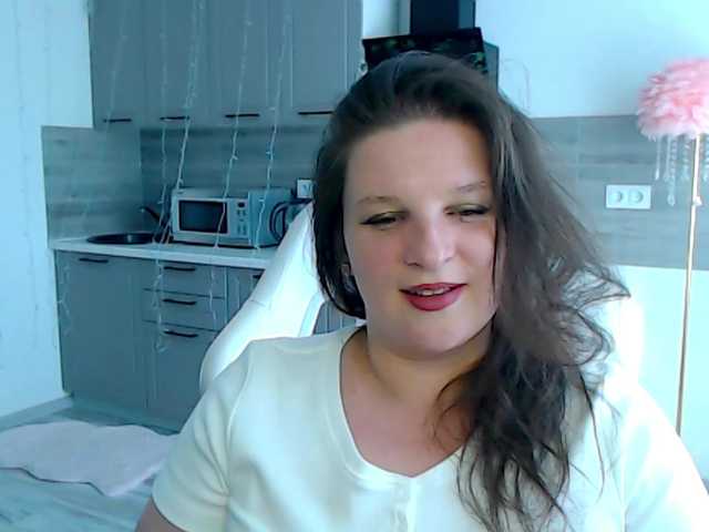 MilaLluna live cam on BongaCams
