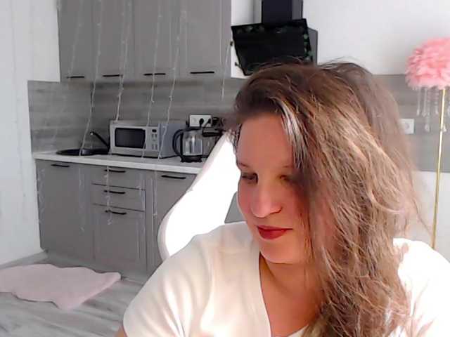 MilaLluna live cam on BongaCams