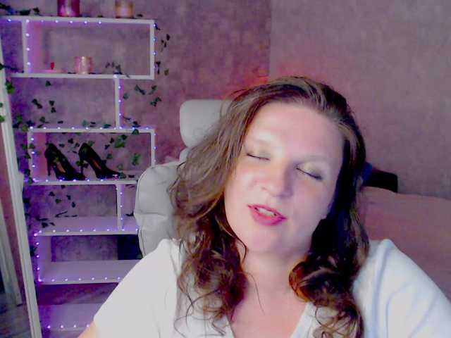 MilaLluna live cam on BongaCams