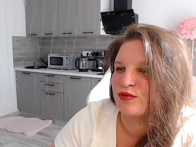 MilaLluna live cam on BongaCams