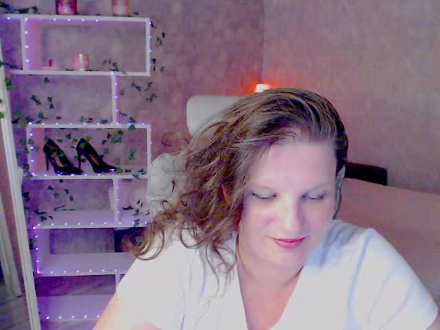 MilaLluna live cam on BongaCams