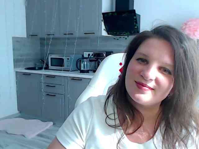 MilaLluna webcam