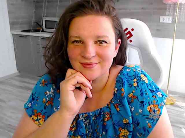 MilaLluna webcam