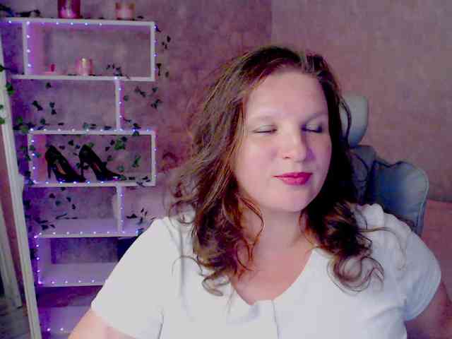 MilaLluna webcam