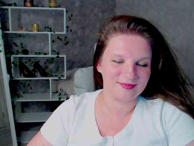 MilaLluna webcam