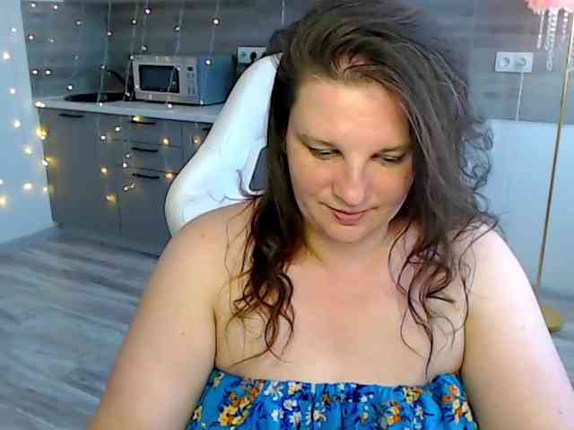 MilaLluna webcam
