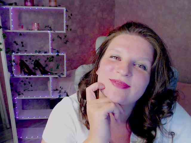 MilaLluna webcam