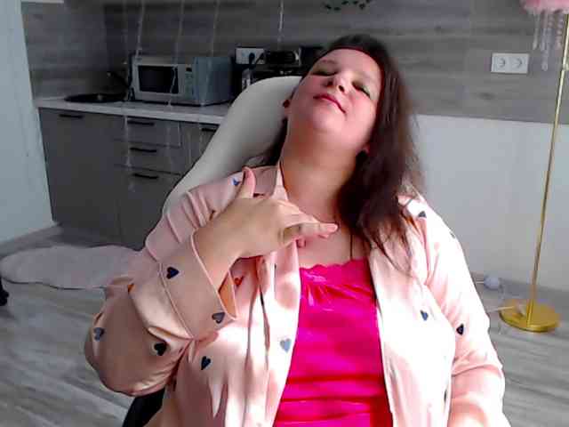 MilaLluna webcam