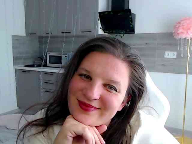 MilaLluna webcam