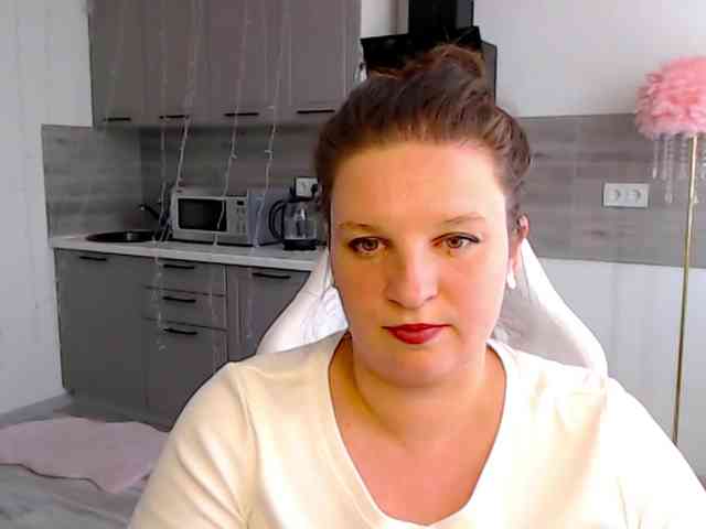 MilaLluna webcam