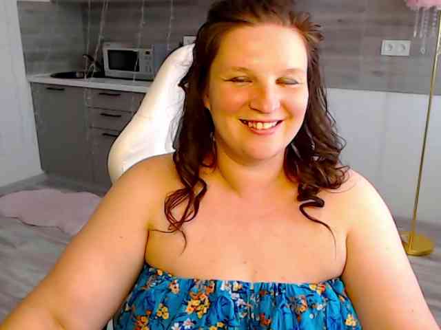 MilaLluna webcam