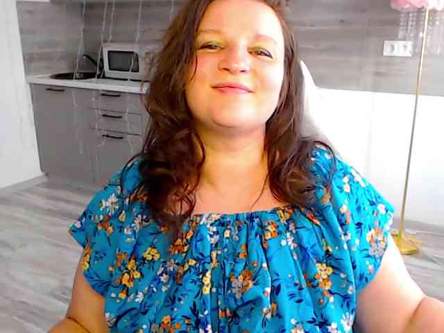 MilaLluna webcam