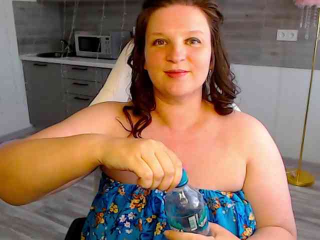 MilaLluna webcam
