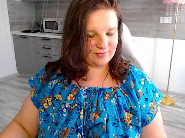 MilaLluna webcam