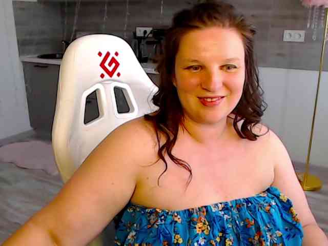 MilaLluna webcam
