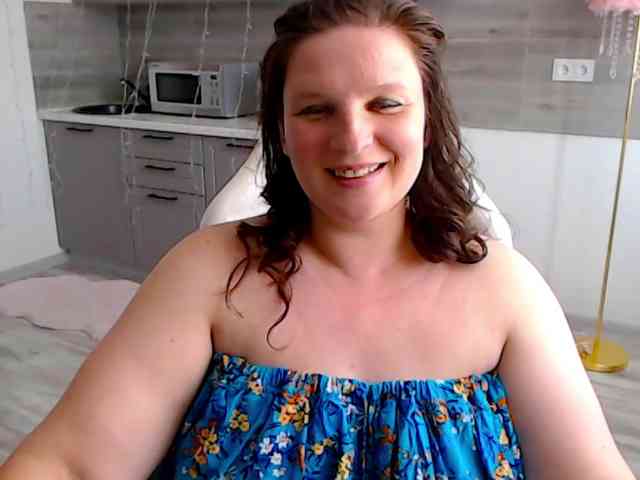 MilaLluna webcam