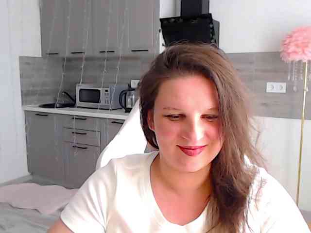 MilaLluna webcam